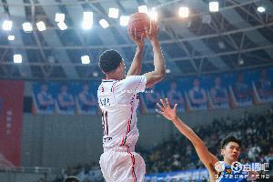 百家乐官网-予取予求！贝兹利6中6拿到14分5板 正负值+23